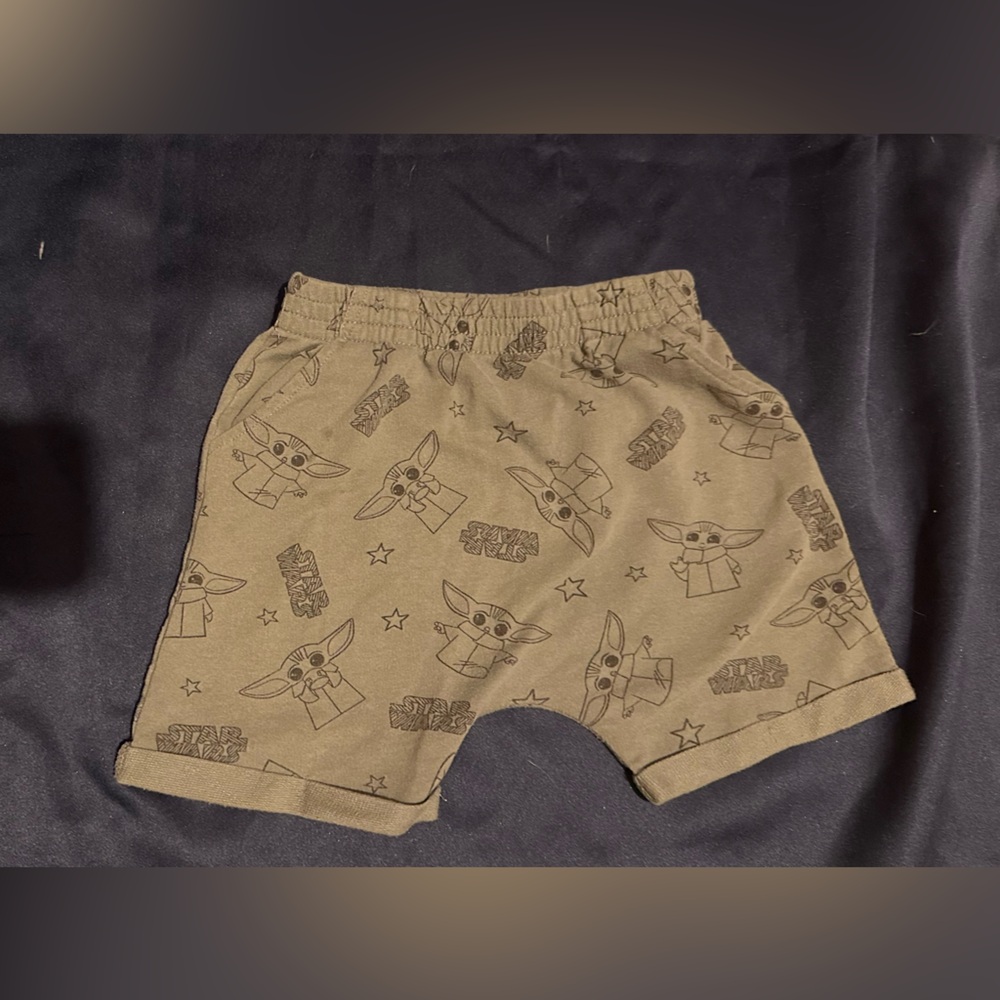 5t Star Wars baby yoda Kids Tan Shorts
